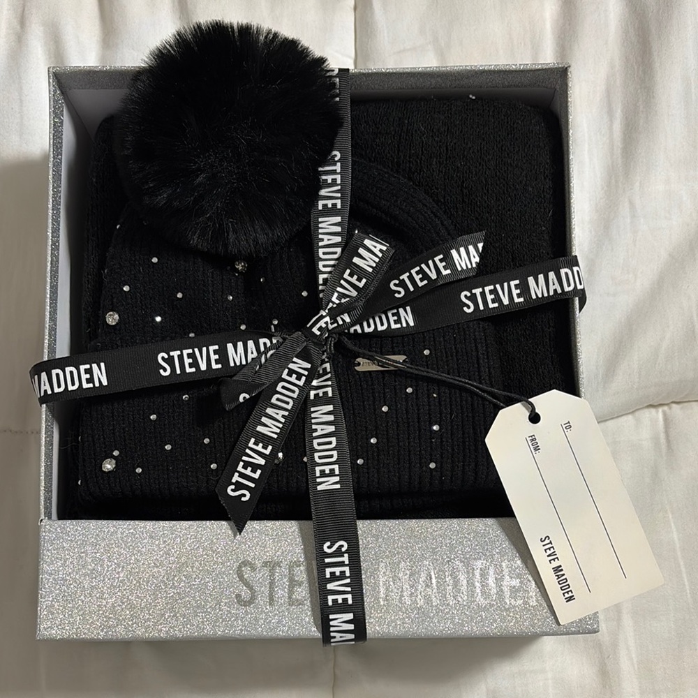 Steve Madden Black Knit Hat and Scarf Set